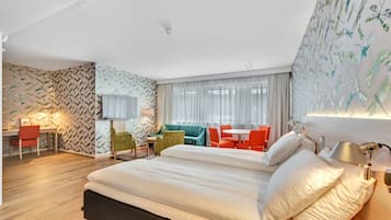 Business Room, Non Smoking | Premium bedding, pillowtop beds, minibar, desk