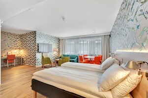 Business Room, Non Smoking | 1 bedroom, premium bedding, pillowtop beds, minibar