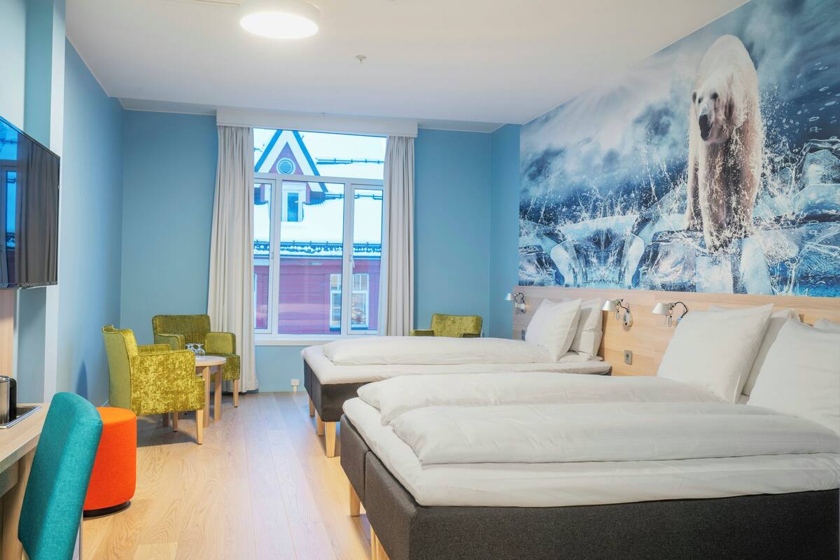 Family Room, Non Smoking (Standard) | Premium bedding, pillow-top beds, minibar, desk