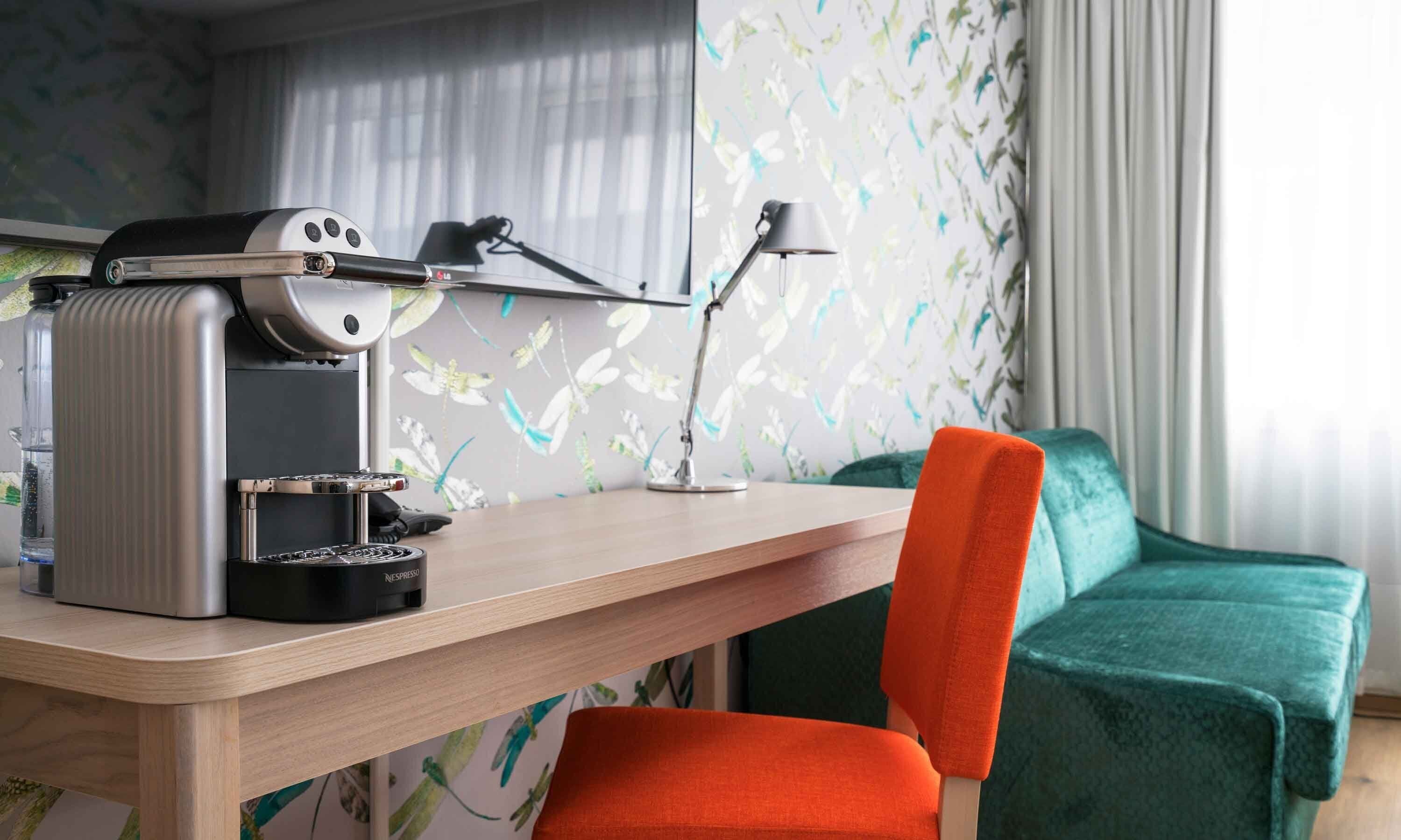 business room, non smoking | room amenity