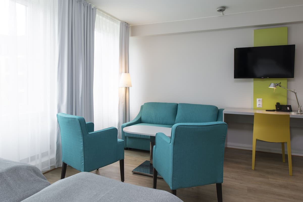 family room, 1 double or 2 single beds, non smoking (standard) | 1 bedroom, desk, laptop workspace, free wifi