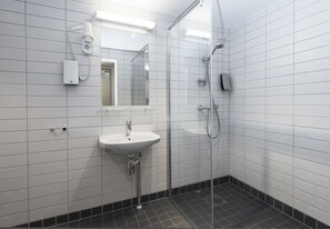 Shower, hair dryer, heated floors, towels - Thon Hotel Trondheim (Trondheim)