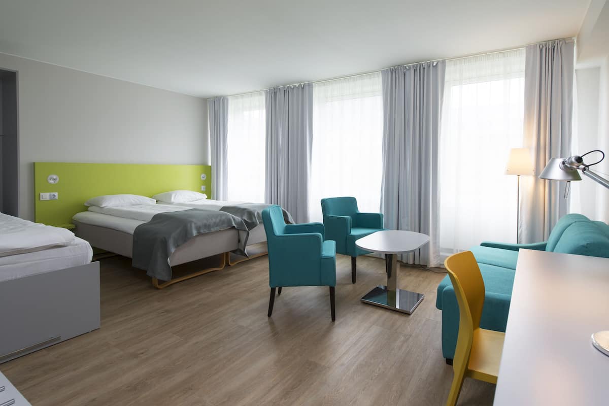 family room, 1 double or 2 single beds, non smoking (standard) | 1 bedroom, desk, laptop workspace, free wifi