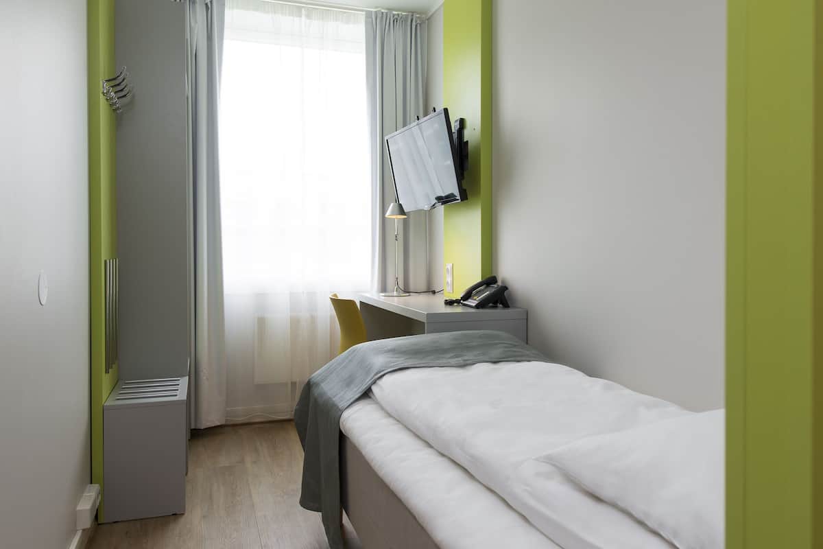 Basic Single Room, Non Smoking (Small) | Desk, laptop workspace, free WiFi, bed sheets