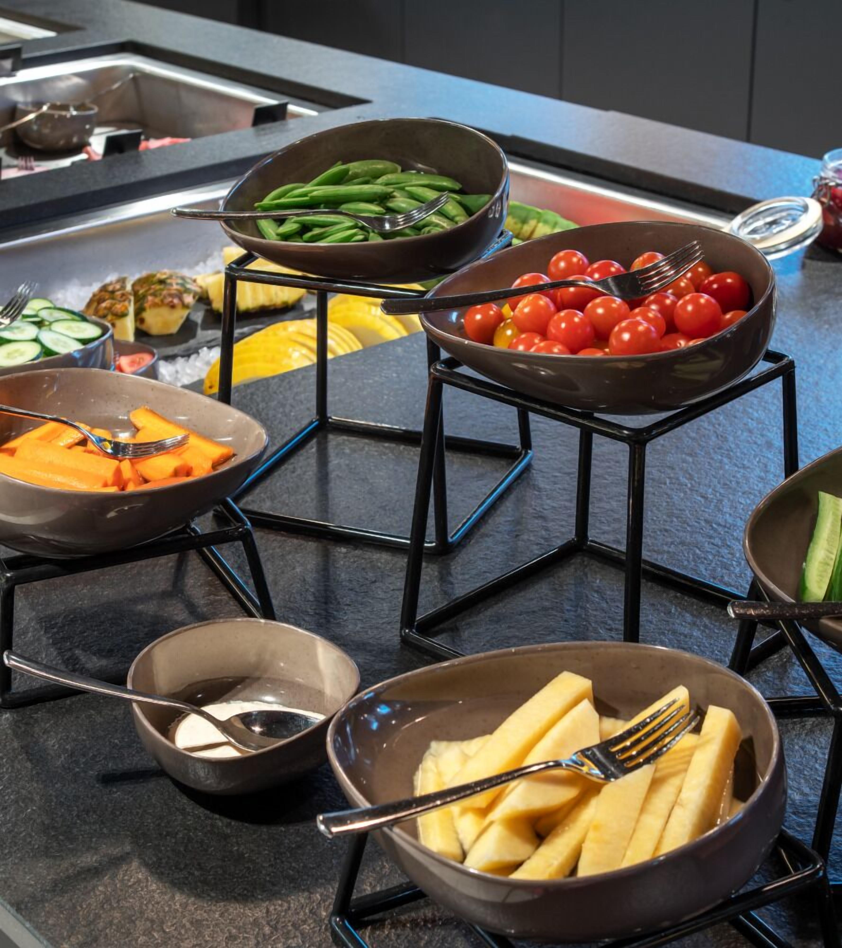 free daily full breakfast