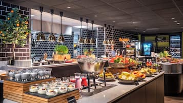Free daily buffet breakfast