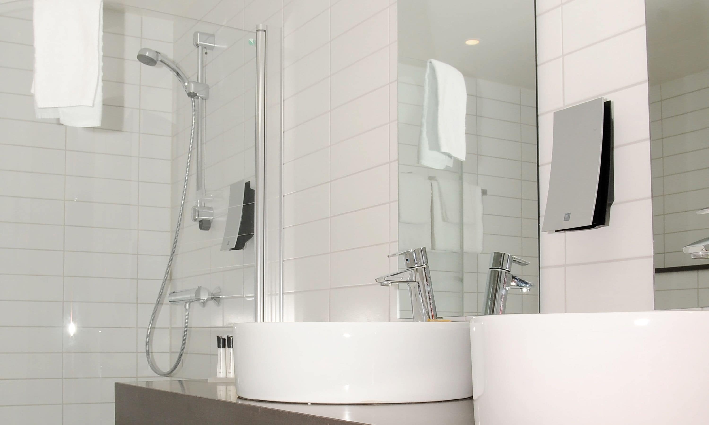 Standard Suite, Non Smoking | Hypo-allergenic bedding, pillowtop beds, minibar, in-room safe