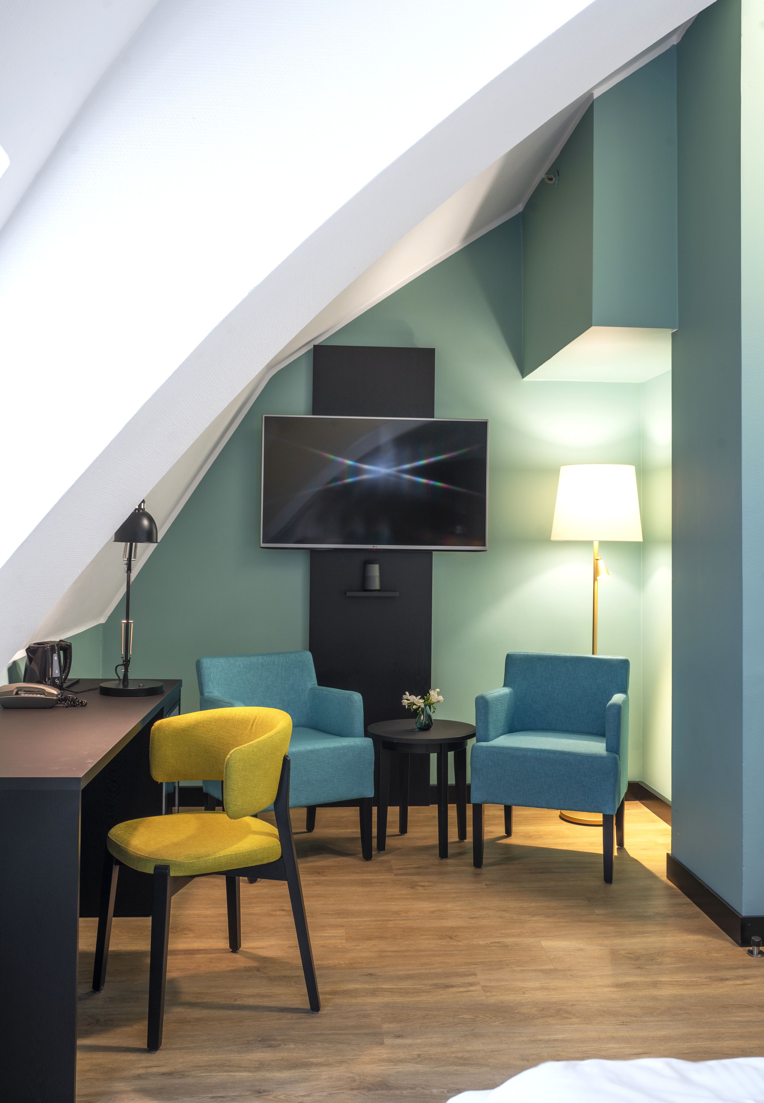 family room, 1 double bed with sofa bed, non smoking (standard) | view from room