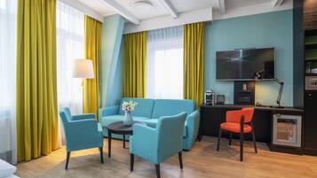 Hypo-allergenic bedding, pillow-top beds, minibar, in-room safe