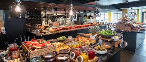 Gratis frukostbuffé varje dag