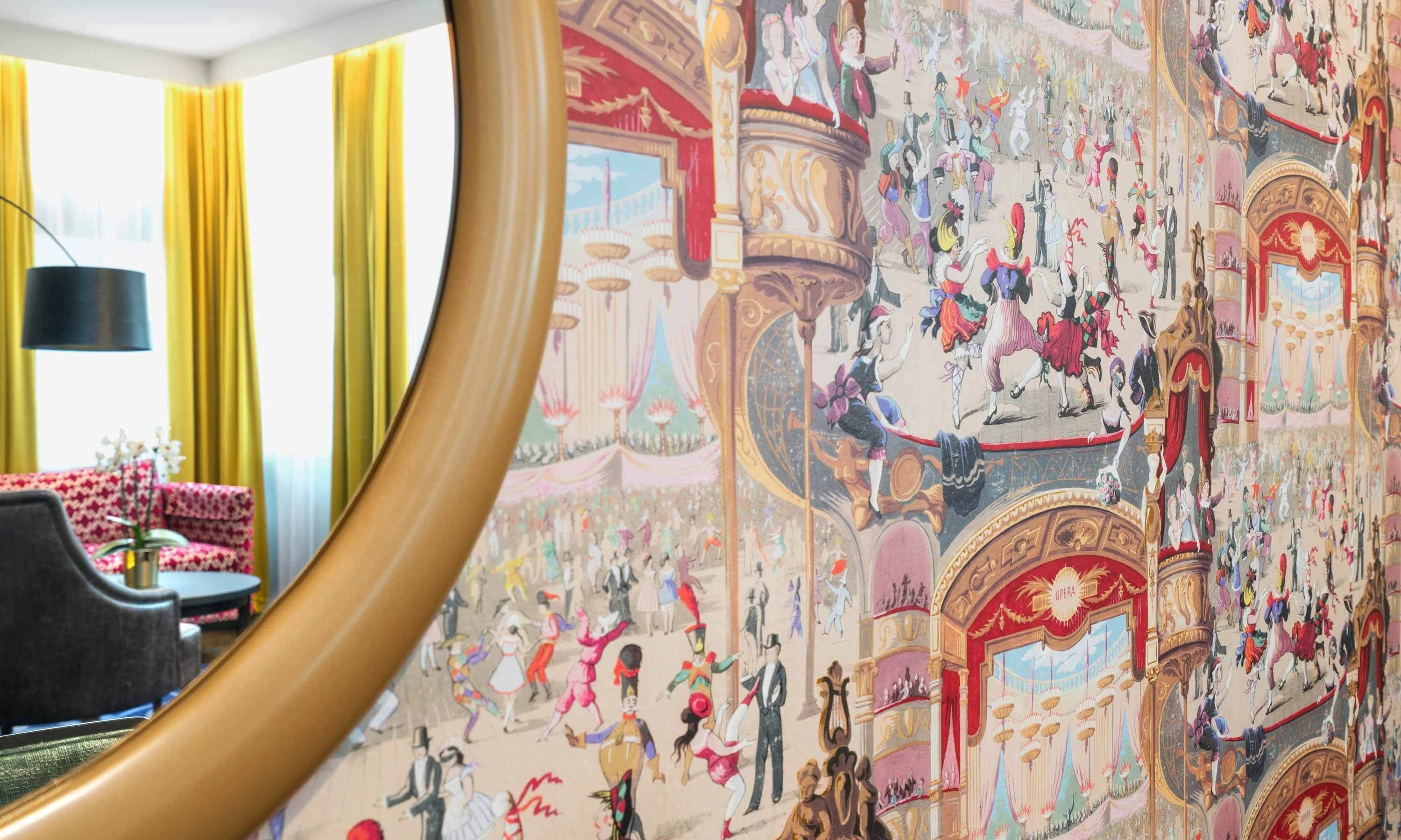 suite, non smoking | hypo-allergenic bedding, minibar, desk, laptop workspace