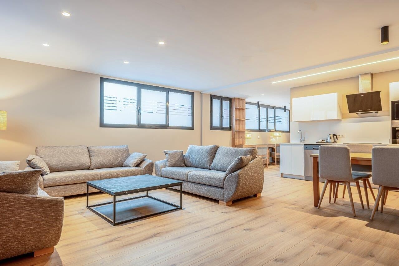 En 32-tommers LCD-TV med Parabol-TV samt TV