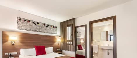 In-room safe, desk, blackout drapes, soundproofing