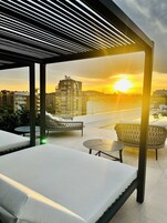 2 piscinas al aire libre, sillones reclinables de piscina