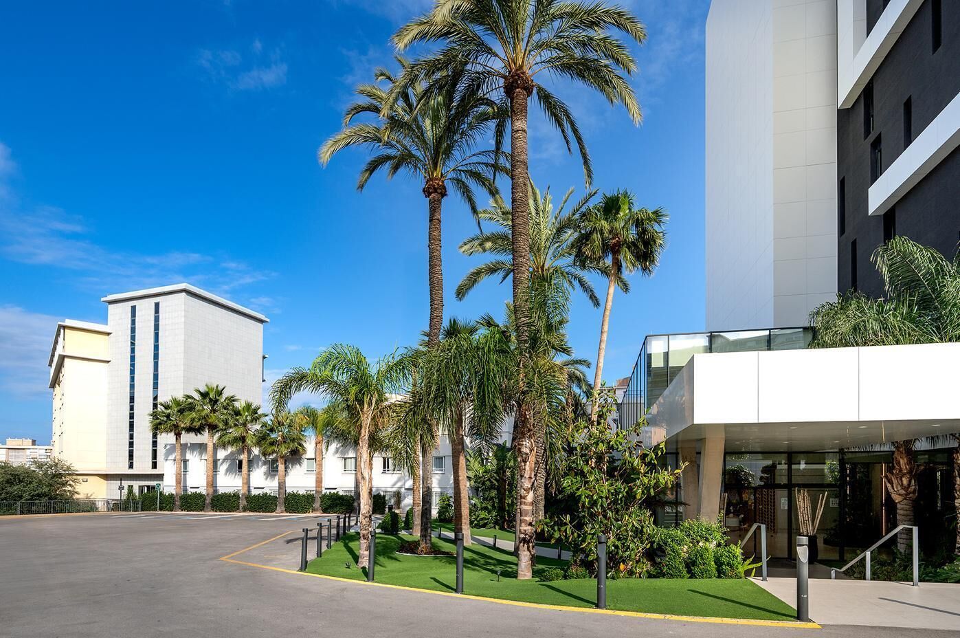 Photo - Port Alicante City & Beach