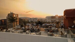 Breakfast, lunch, dinner served; local cuisine, pool views  - Hotel Port Alicante City & Beach (Alicante)