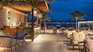 Tempat makan outdoor