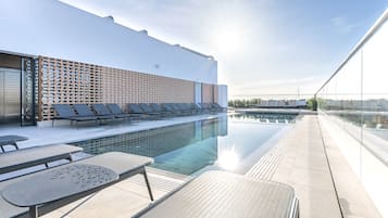 2 piscinas al aire libre, tumbonas