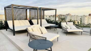 Outdoor pool, sun loungers