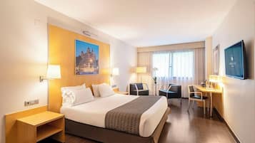 Minibar, in-room safe, desk, free WiFi