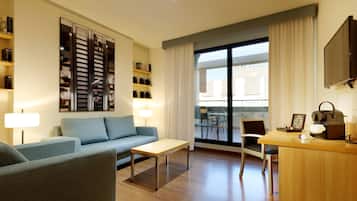 Junior Suite | Minibar, in-room safe, desk, free WiFi