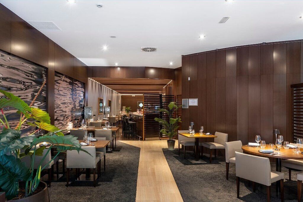 lunch and dinner served, spanish cuisine