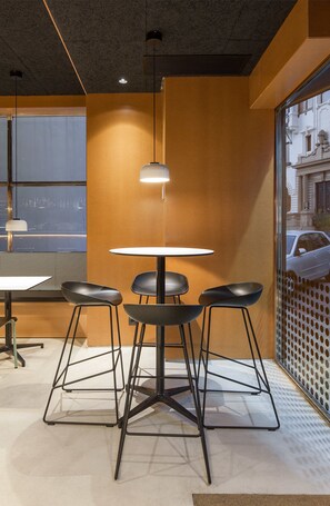 酒吧（店内）