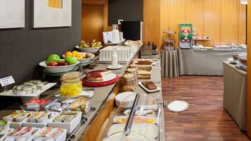 Daily buffet breakfast (EUR 14.1 per person)