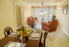 TV - Bay Gardens Hotel (Gros Islet)