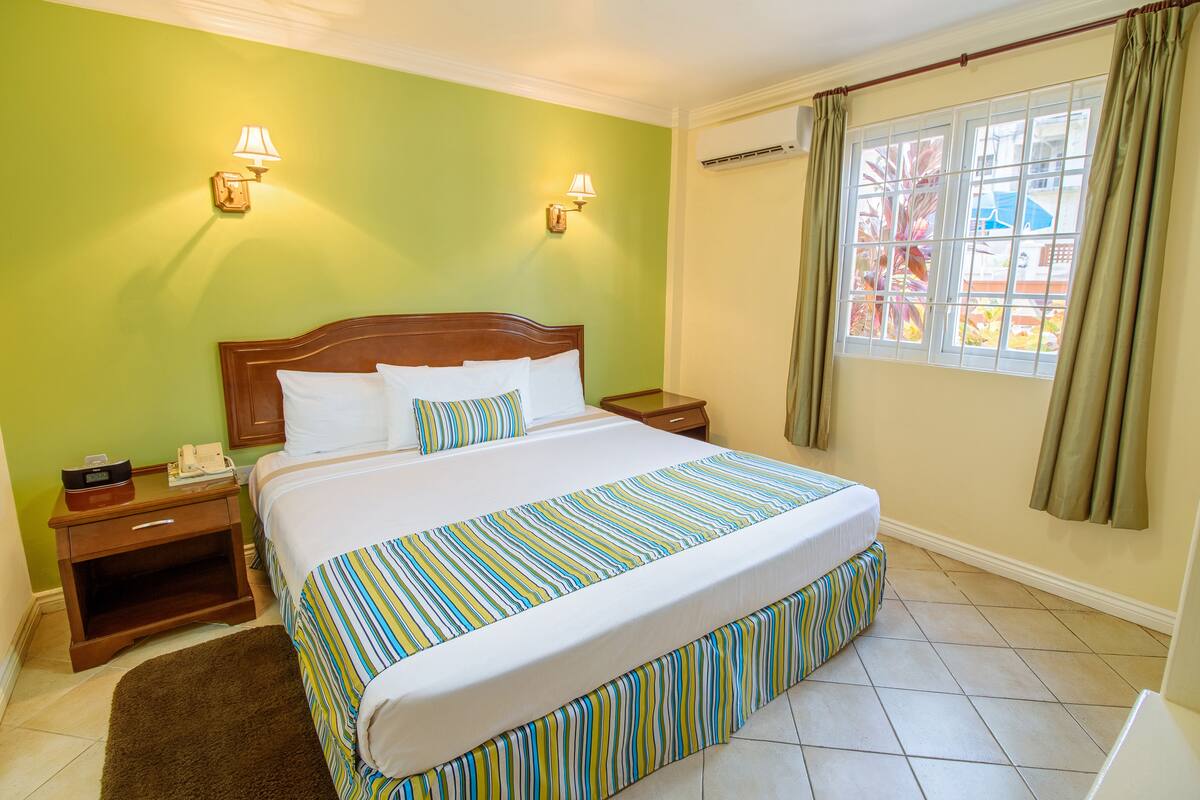 Minibar, in-room safe, blackout drapes, iron/ironing board