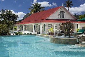 Outdoor pool - La Dauphine Estate (Soufrière)