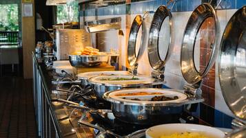 2 restauranter, frokost serveres