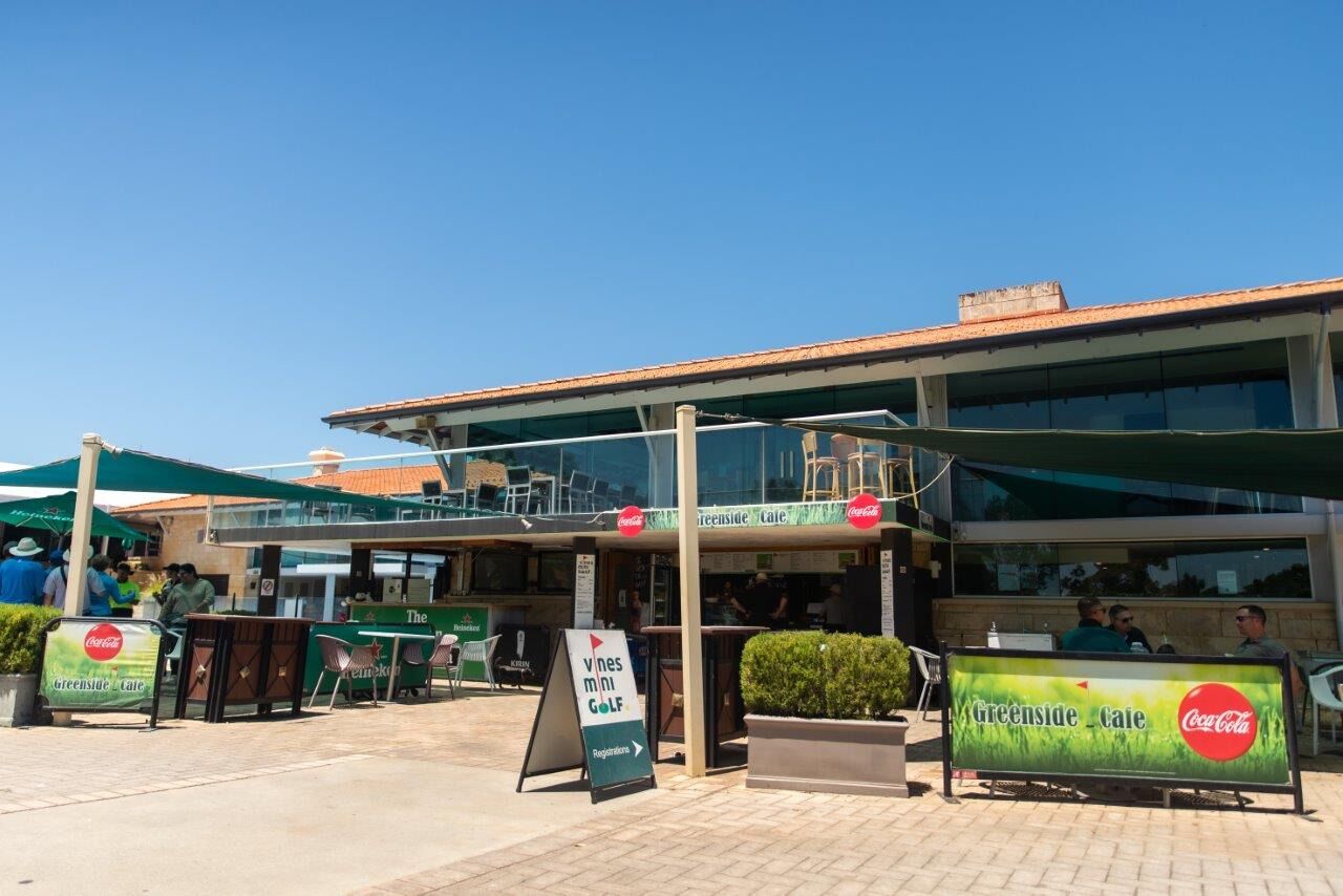 2 restaurants, breakfast served