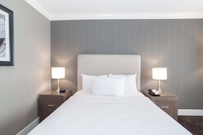 Standard Room, 1 Queen Bed