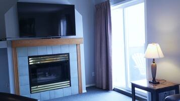 Tremannsrom – basic | Eget kjøkken | Kjøleskap, mikrobølgeovn, ovn og oppvaskmaskin