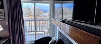 Canadian Rockies Chalets by Trilink