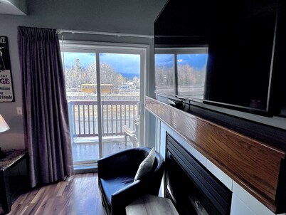 Canadian Rockies Chalets by Trilink