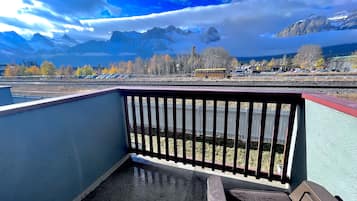 Three-Bedroom Apartment 117 - Loft, No air conditioning | Terrace/patio