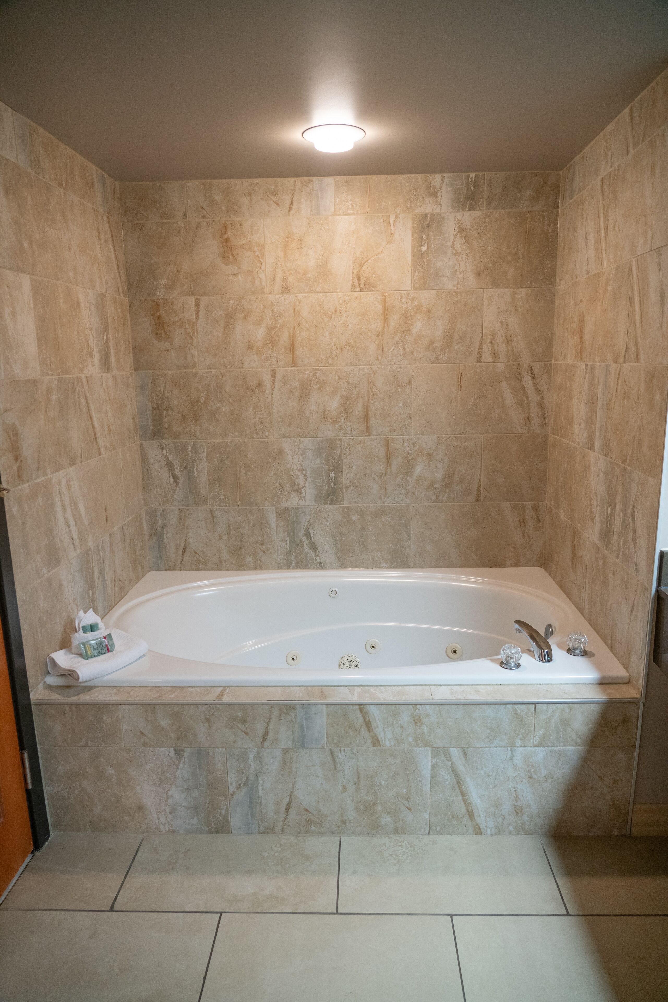 executive king suite | jetted bathtub