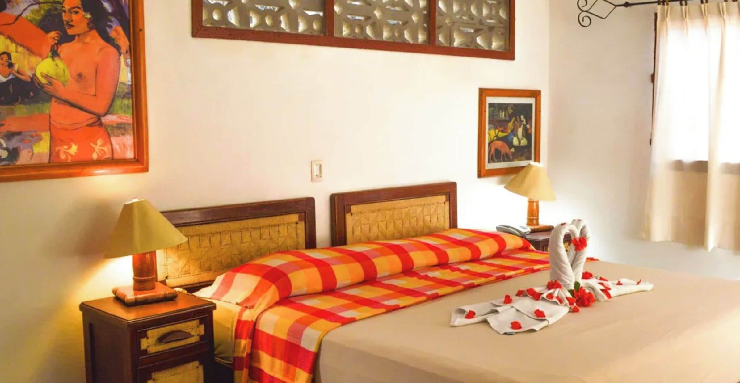 Vista Tropical, 1 cama extragrande | In-room safe, free cots/infant beds, bed sheets