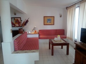 Grand Terrace Room | Caja fuerte, cunas gratuitas, ropa de cama