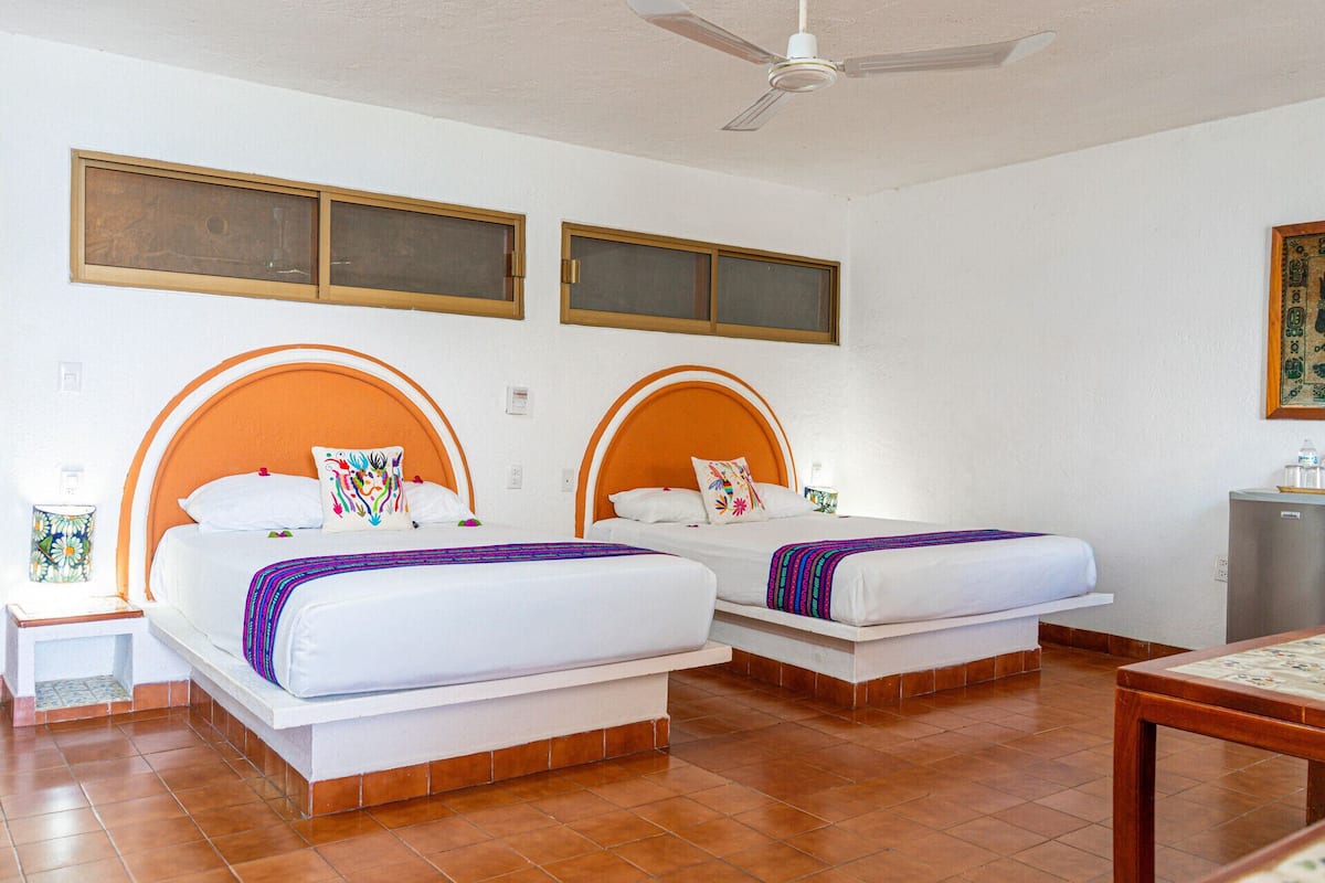 In-room safe, cribs (free), bed sheets