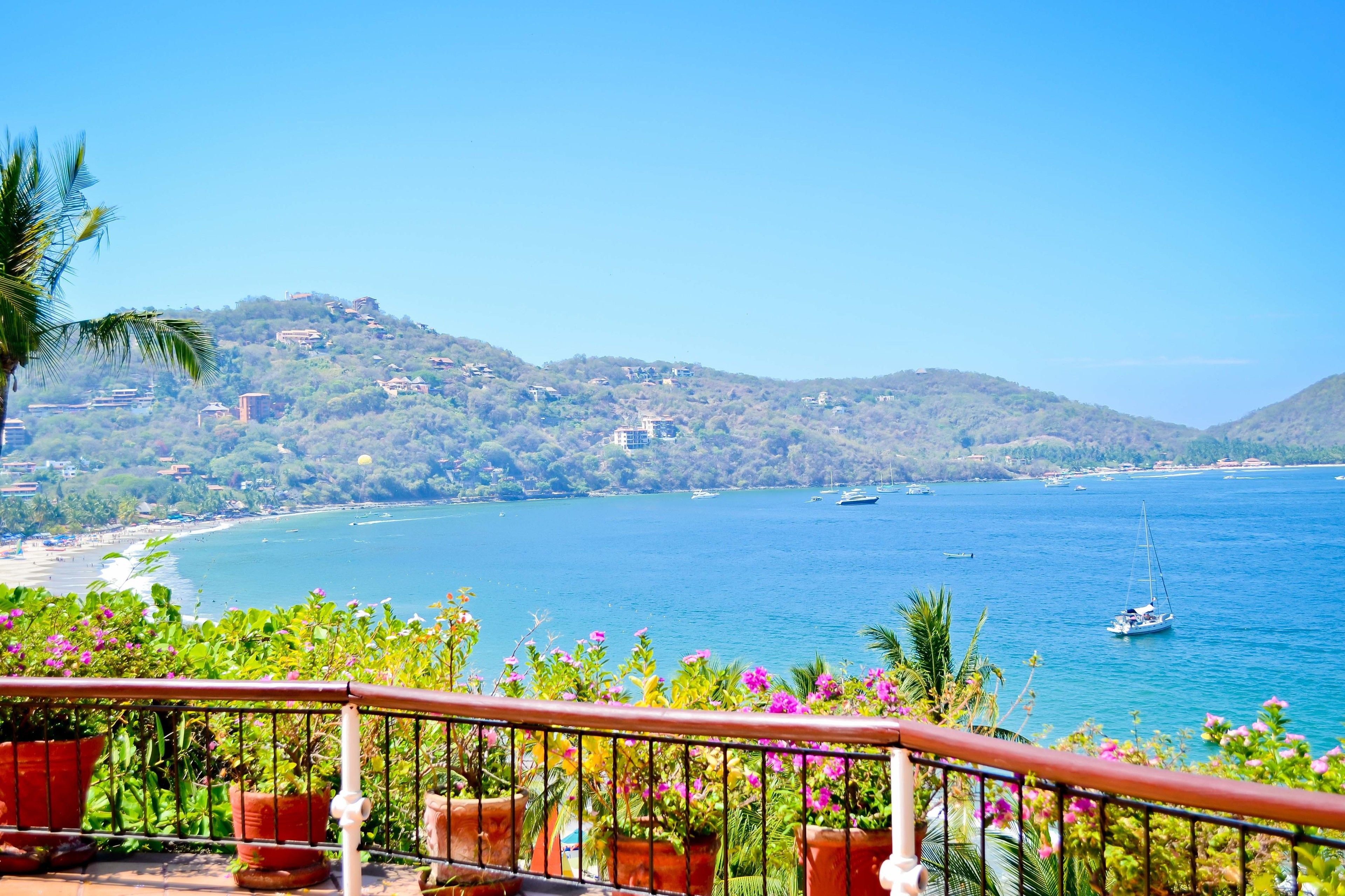 2 bares y bar en la playa