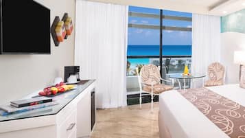 Bar mini, seterika/papan seterika, katil bayi/kot (percuma)