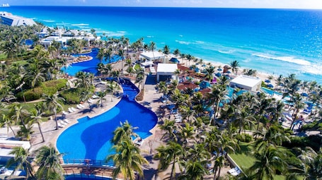 Exterior. The Grand Oasis Cancun - All Inclusive