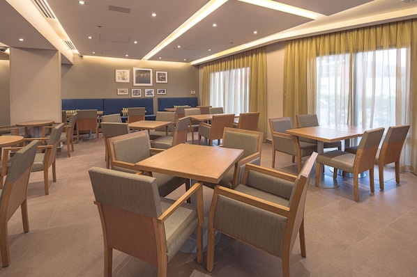 Bao gồm bữa sáng buffet hàng ngày