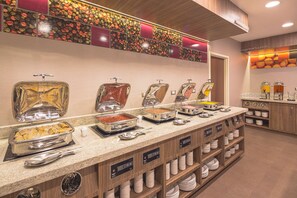 Tägliches inbegriffenes Frühstücksbuffet