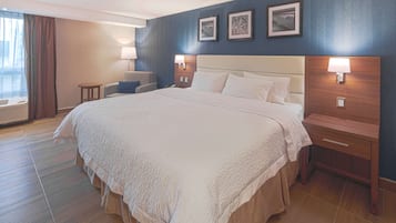 Minibar, safe på rommet, blendingsgardiner og lydisolert