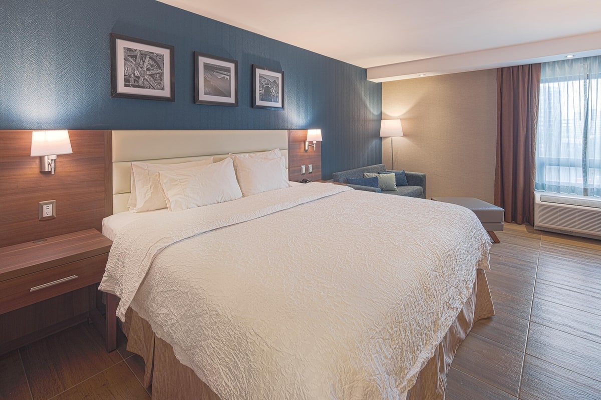 1 bedroom, minibar, in-room safe, blackout curtains