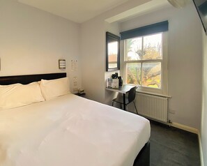 セーフティボックス (室内)、デスク、ノートパソコン用作業スペース、アイロン / アイロン台